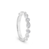 Liniar diamond wedding band