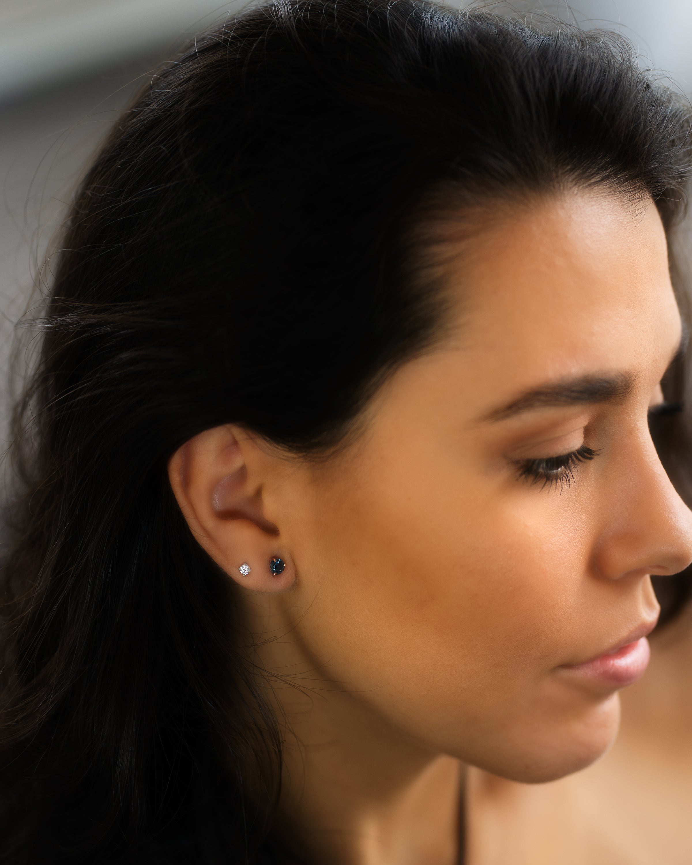 Model Earring Wear Image